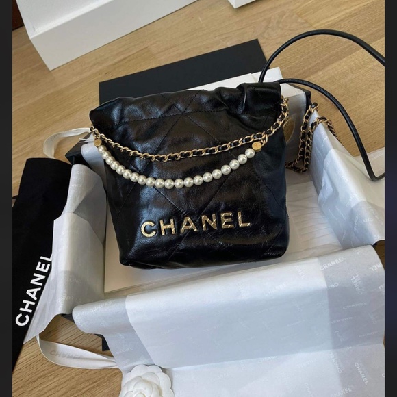 Sold - Chanel 22 Mini Pearl - Picture 2 of 5